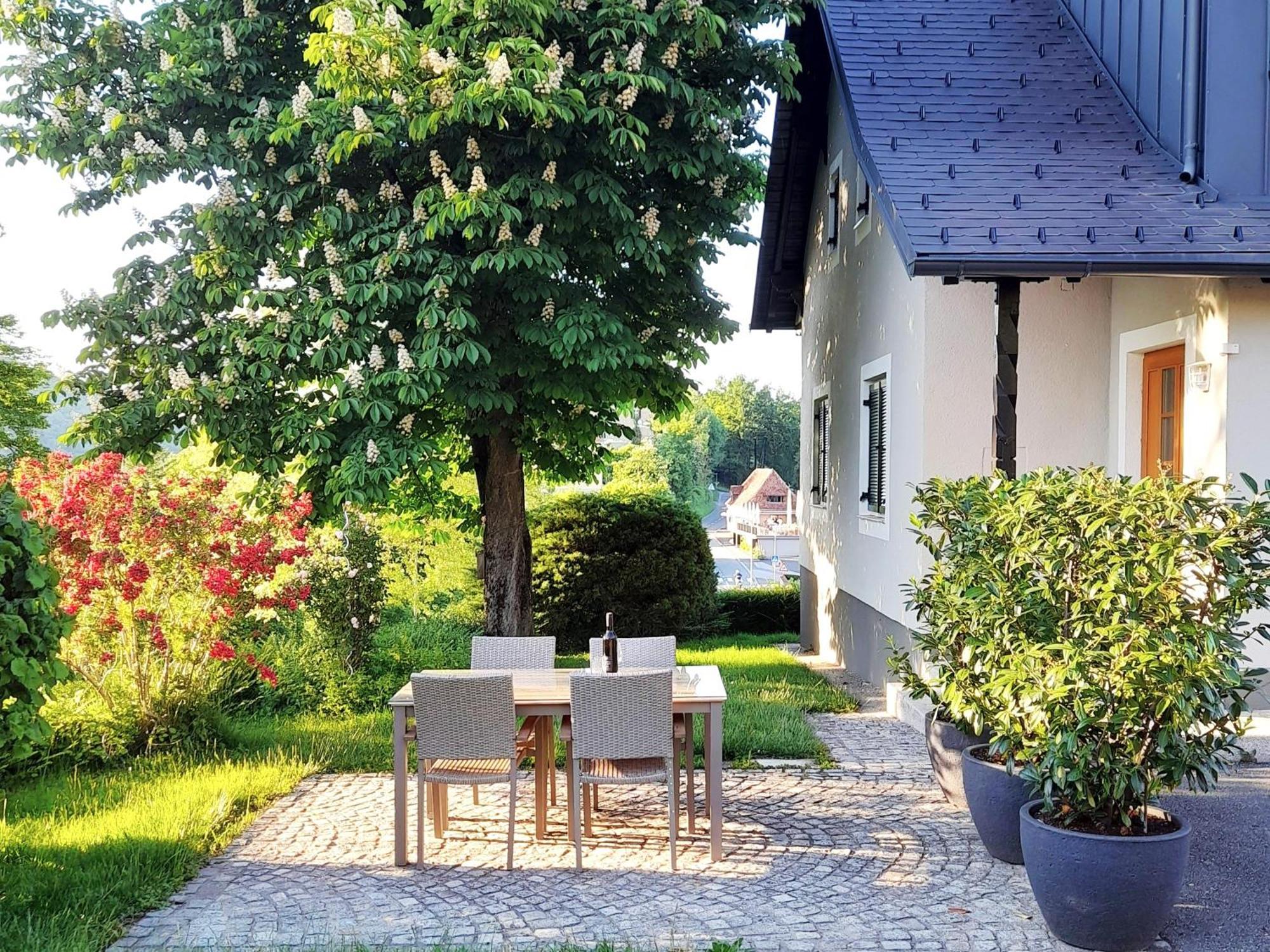 Ferienwohnungen Karin Am Seggauberg Leibnitz Exteriör bild